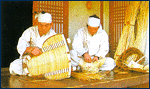 folkimage9.gif (6200 bytes)